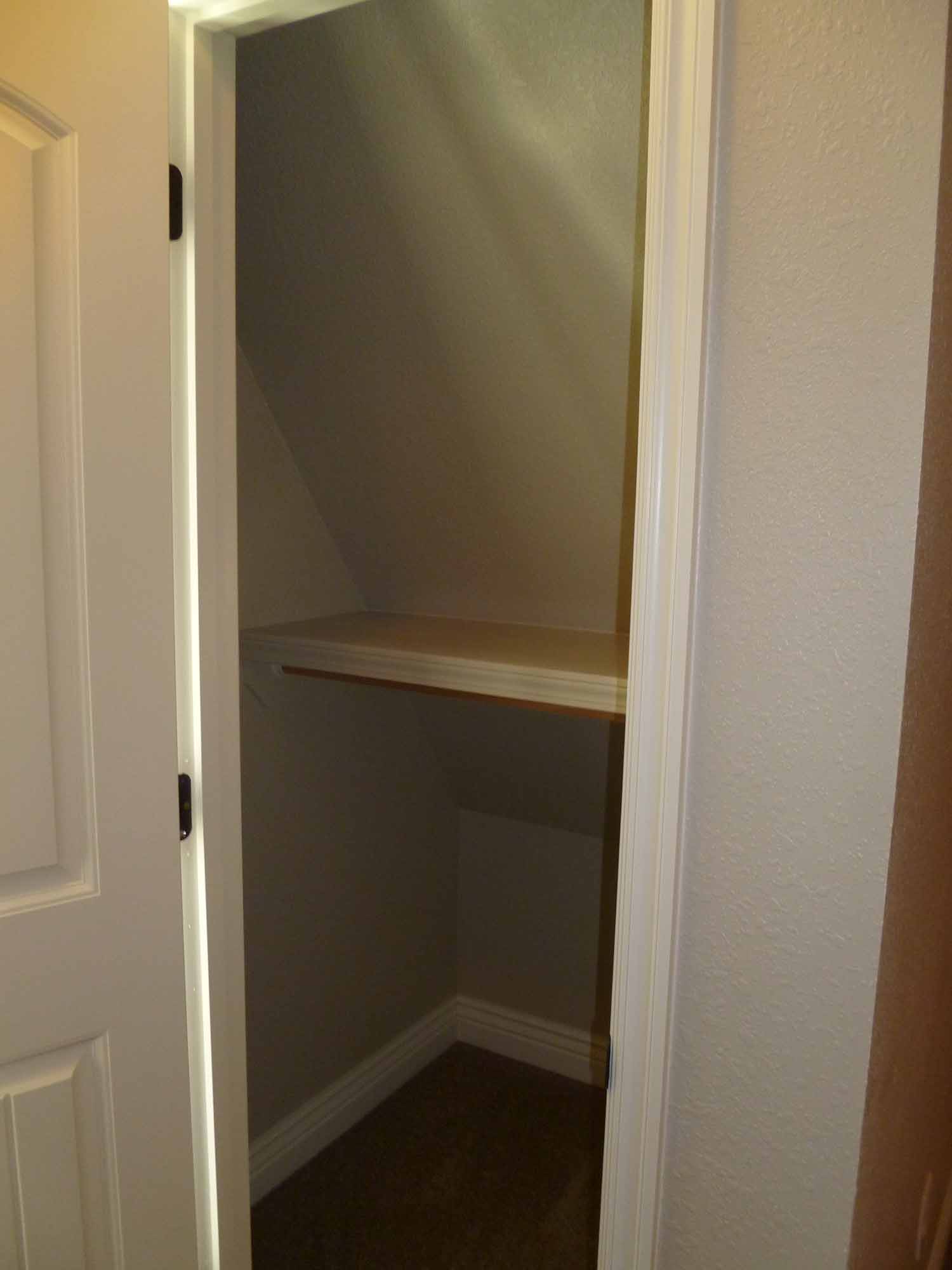 bedroom 3 closet 1