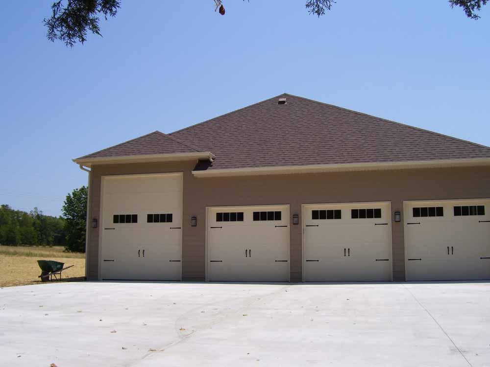 4 car garage with oversize bay for RV