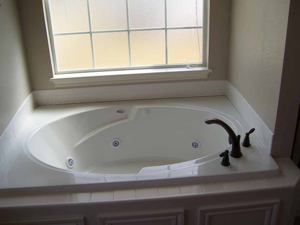 Master bath Garden tub