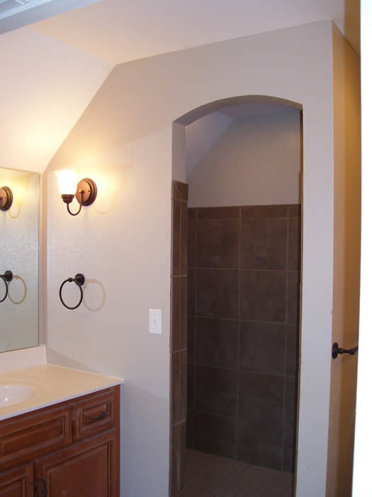 Master walk in tile shower