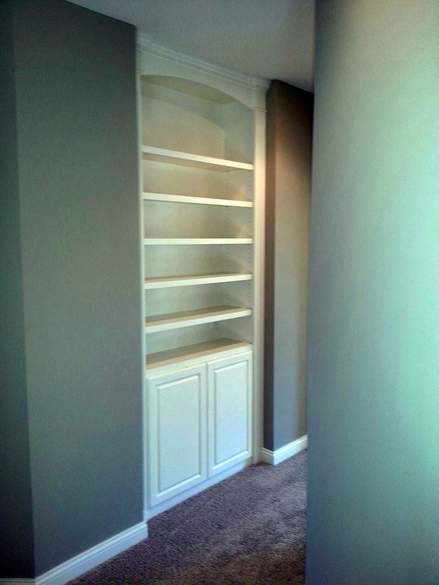 <p>Built in bookcase reccessed into wall</p>